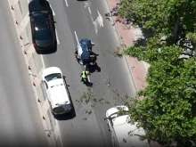 Блъснат човек лежи на асфалта на булевард "Източен" в Пловдив