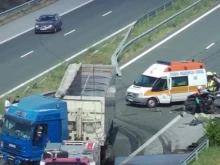 Задържаха водача на камиона, убил трима души на "Тракия"