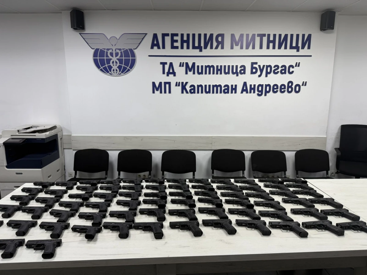 73 бойни пистолета при проверка на товарен автомобил влизащ в