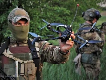 Сирски: Използваме два пъти повече FPV дронове на фронта от Русия