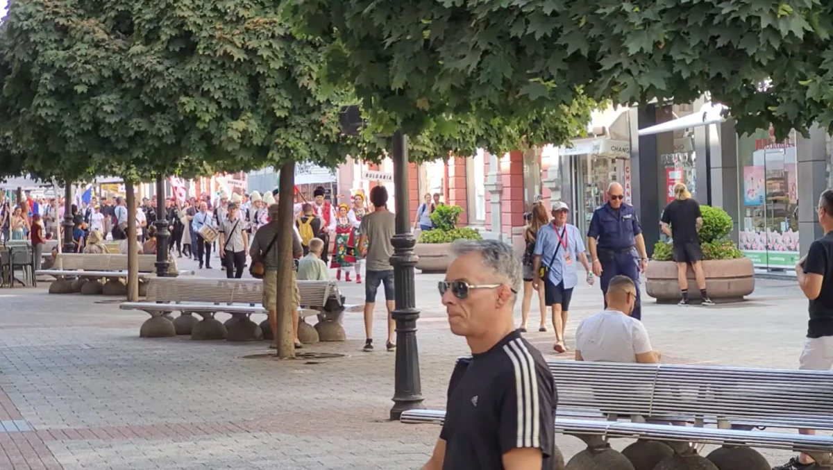 Община Пловдив влага 500 000 евро в нови пейки, чешми и велостойки от рециклируем бетон