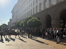 Месец след встъпването на кабинета Радев: Протестиращи викаха "Оставка"