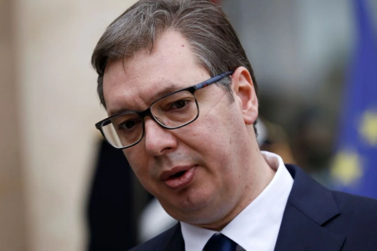 Президентът на Сърбия обяви в събота че ще подаде оставка