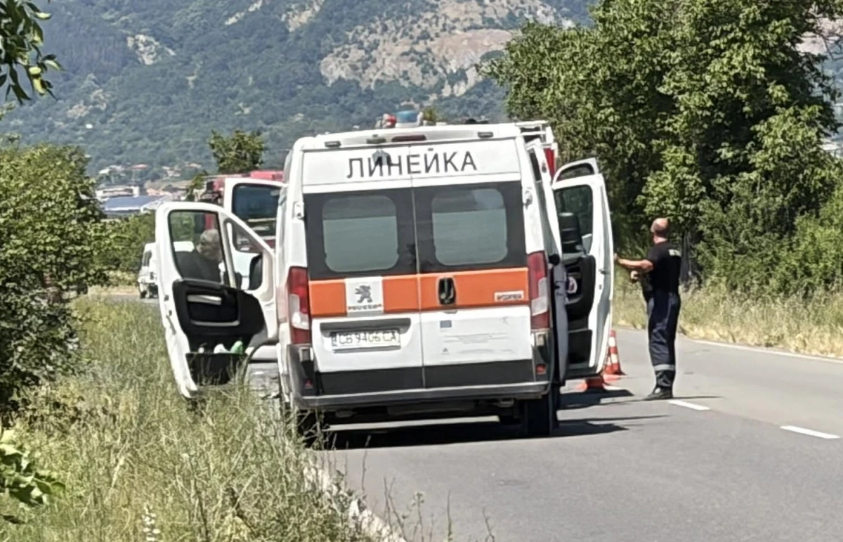 Тежка катастрофа на пътя Карлово- Пловдив, има тежко пострадал