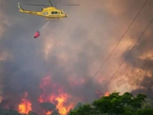 Огромен пожар бушува на остров Вас в Хърватия