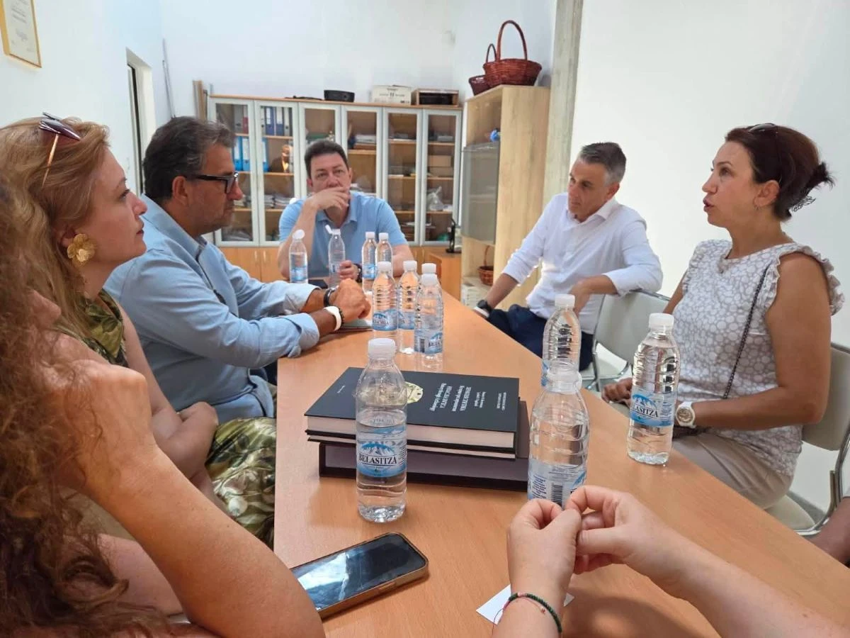 Представители на български и международни организации имащи опит в опазването и