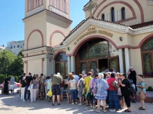 Курбан за здраве по случай Петровден събра миряни в "Тракия"