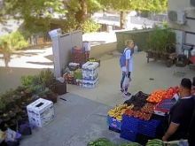 Чисто гол мъж се разходи из благоевградския пазар