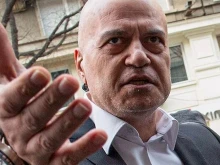 Слави Трифонов към Радев: Хората са избрали вас, а не вашите министри. И ако те се скатават, както Демерджиев, отговорността е изцяло ваша