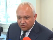 Иван Демерджиев: Зад фирмите за мантинели прозира фигурата на Бойко Борисов