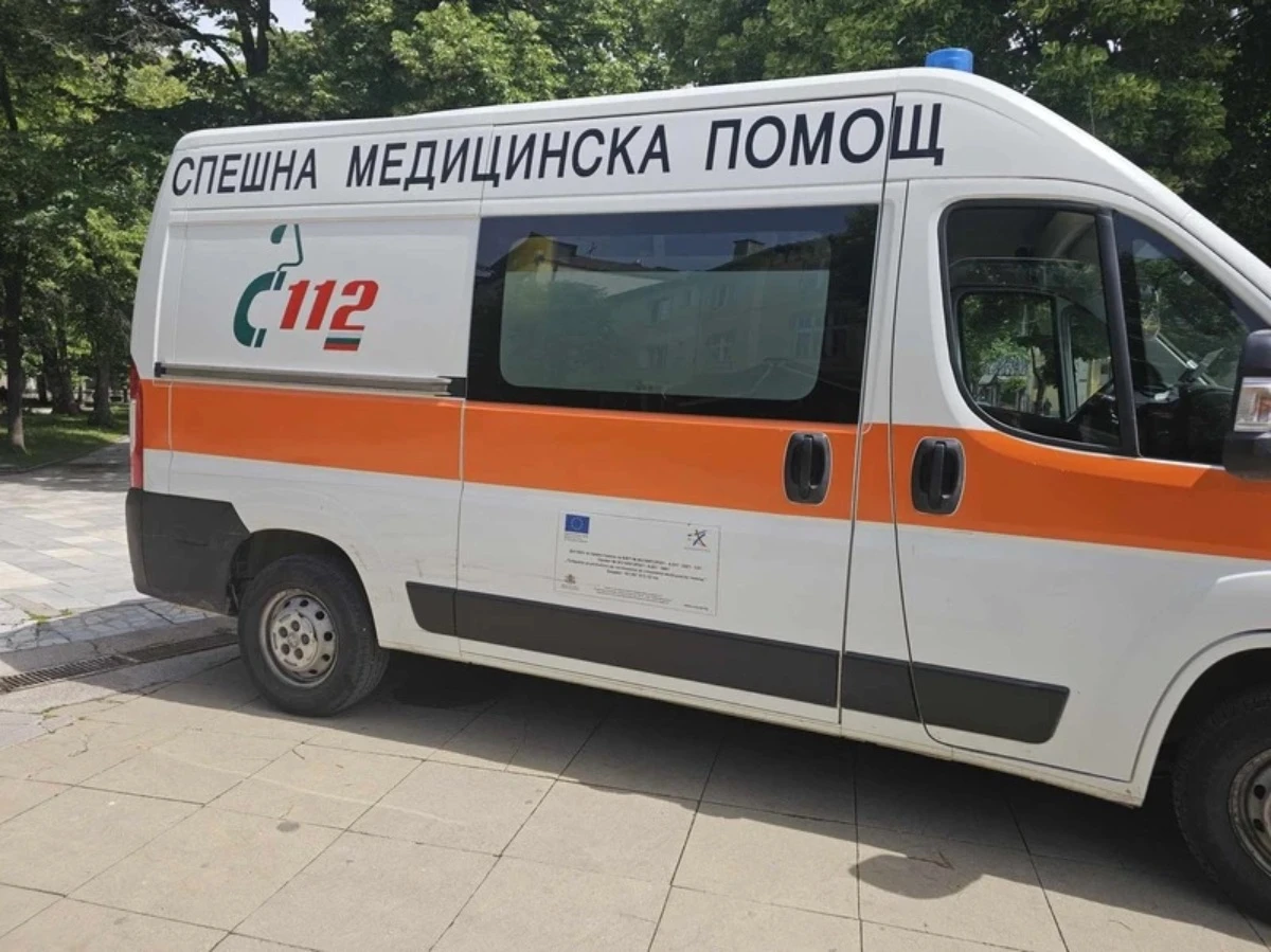 Дете на една година пострада при катастрофа между два автомобила