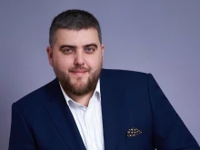 Любослав Костов: Властта, ресурсите и постовете често не се дават на знаещите и можещите, а на послушните