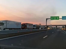 Ограничават движението на камиони по АМ "Тракия", АМ "Струма" и участък от Кресненското дефиле