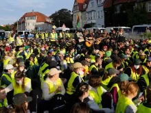 Хиляди протестират в Германия срещу крайнодясната партия ''Алтернатива за Германия''и възраждането на фашизма