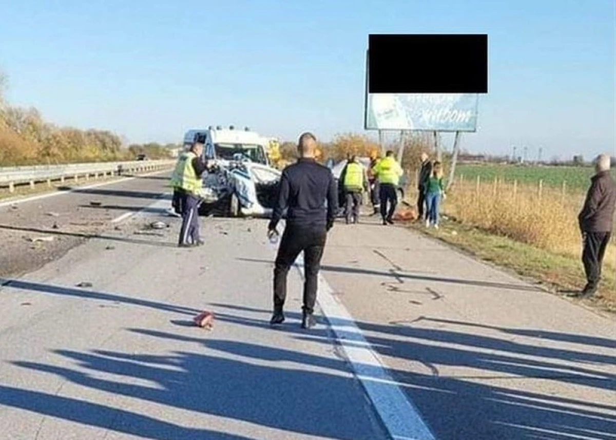 Автомобил блъсна полицай на АМ "Тракия"