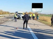 Автомобил блъсна полицай на АМ "Тракия"