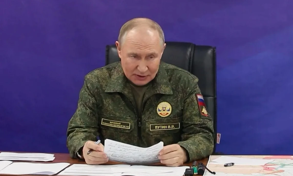 Президентът на Руската федерация и редица други руски военни командири