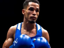 Роден боксов национал с шампионски пояс на WBC Латино
