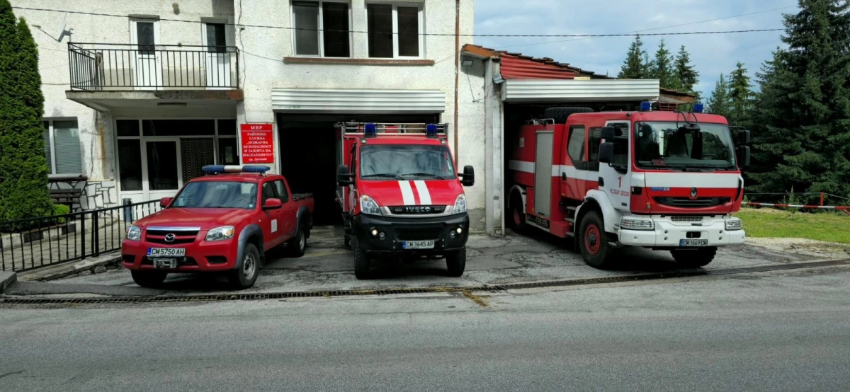 Пожарникари от РСПБЗН – Доспат получиха отличие от министъра на