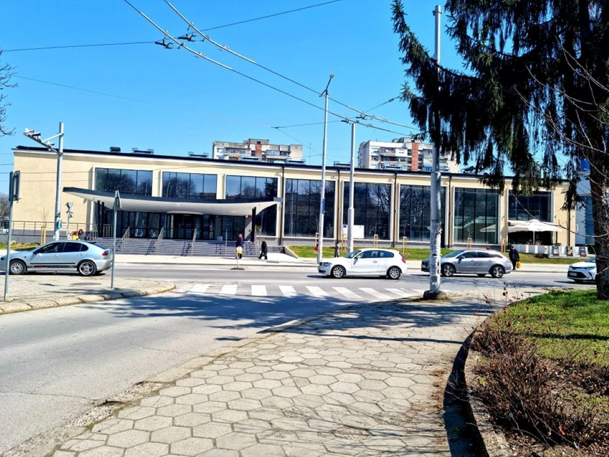 За инцидент на автогарата в Плевен съобщават от полицията Пътник
