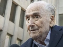 И Сеп Блатер разкритикува ФИФА за отменения червен картон на американец