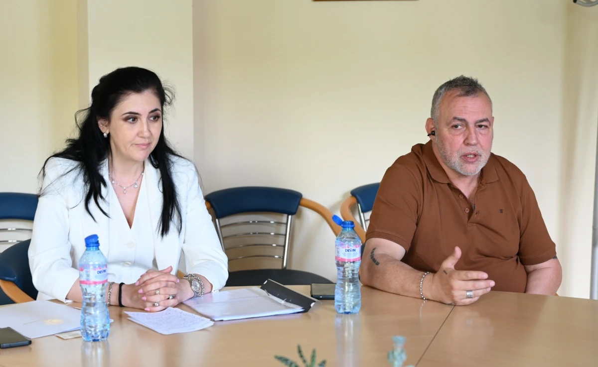 Министърът на труда и социалната политика и председателят на Съюза