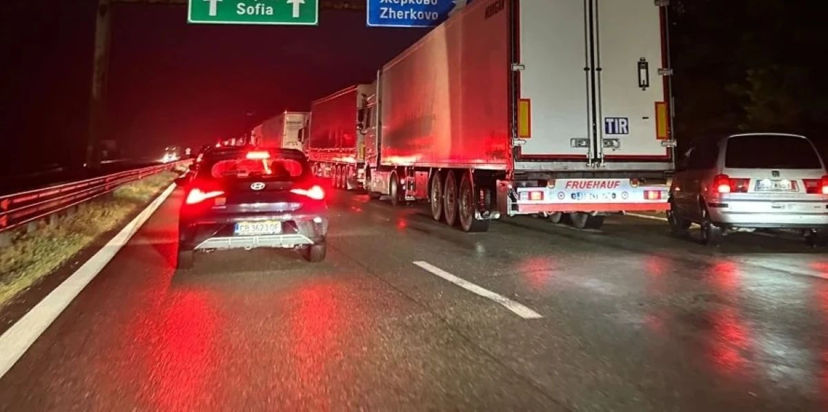 Възстановено е движението по АМ Хемус в участъка от км