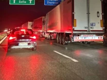Отворена за движение е АМ "Хемус" след катастрофата с трима загинали, сред които дете
