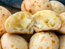Хрупкави картофени хлебчета: Бърза и вкусна идея за самостоятелна закуска