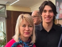 Майката на Никола Цолов: Възможно е да натрупа 300 км в болид от Формула 1 за един ден