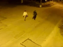 Нови записи показват 11-годишната Наталия и Асен Симеонов да напускат село Константиново