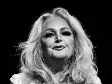 ����� �� ������� �� 80-�� ���� ������, ������ ������� ������ ''�otal Eclipse Of The Heart'' � ''Holding Out For A Hero''