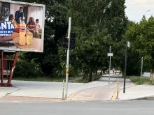 Читател до Plovdiv24.bg: Опасен светофар в "Тракия" не работи от месец, пресичането е руска рулетка
