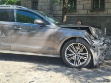 Катастрофа блокира движението по бул. "Дондуков" в София