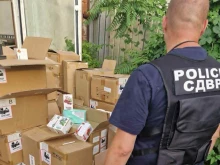 Разбиха нелегален склад с близо 50 000 безакцизни вейпове