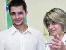 Синът на Весела Лечева загина при нелеп инцидент в Гърция