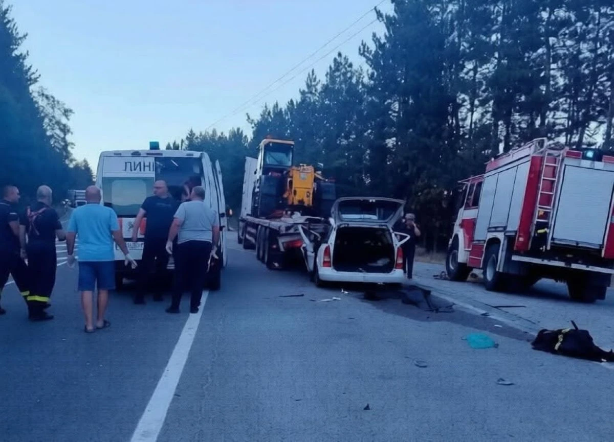 Петима души са ранени при тежка катастрофа край Дупница  съобщи Диана Русинова