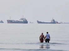Блокадата на ирански пристанища от САЩ влиза в сила, нови експлозии край Ормузкия проток