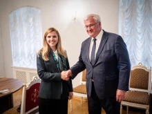 МВнР: Велислава Петрова не е подписвала декларация, с която да ангажира България да засили участието си в "Коалицията на желаещите"