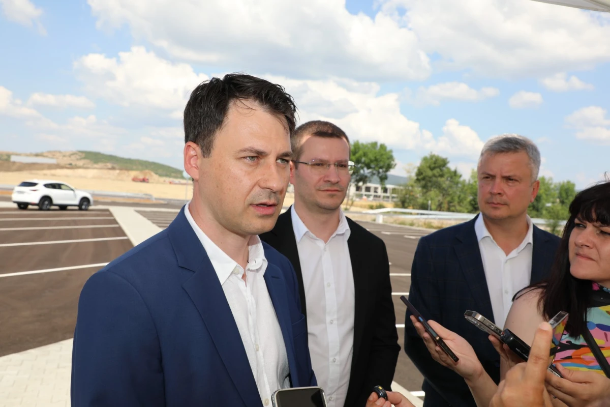 На терените на индустриалната зона край село Еленино ще бъдат