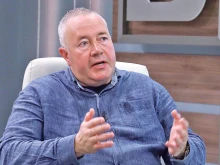 Харалан Александров: Не е нормално в Париж премиерът да казва едно, а в Киев външният министър да казва друго