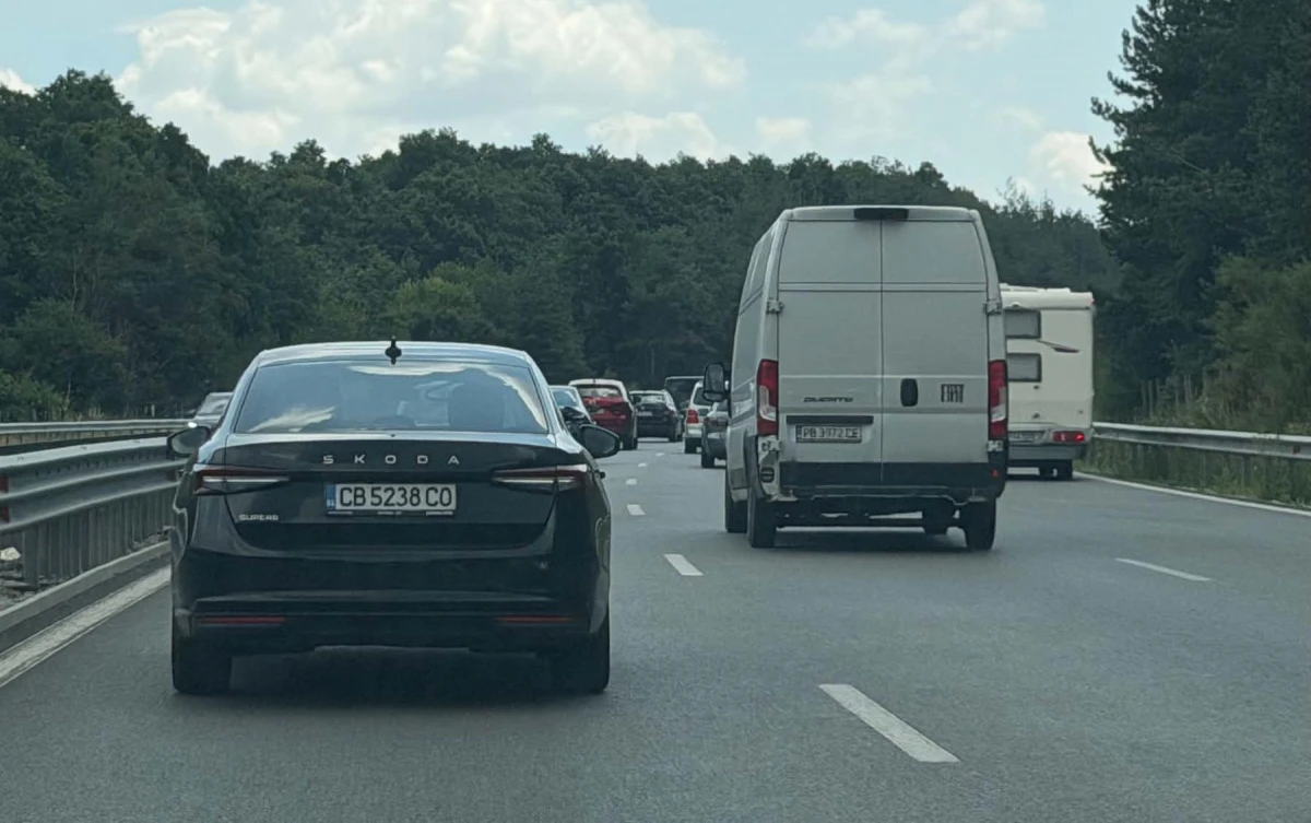 Лека катастрофа на АМ Тракия преди разклона за Вакарел създава