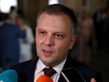 Министър Найденов отчете напредък, докато ЕК критикува липсата на резултати срещу корупцията