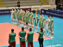 България се срина в края и ще играе за бронза на Европейското по волейбол