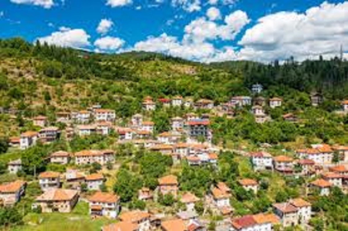С богата фолклорна програма срещи на родове и народни веселия