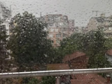Валежи и гръмотевици в неделя