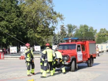 Евакуираха жилищен блок в Русе заради пожар в апартамент