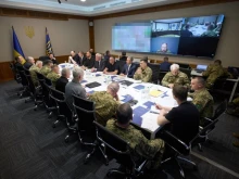 Зеленски проведе специална среща с военни командири и производите...