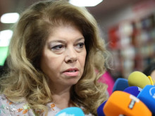 Йотова: Разполагането на американски самолети в "Безмер" не ни пр...
