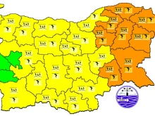 Опасно време утре: Оранжев и жълт код за пороен дъжд, бури и град...